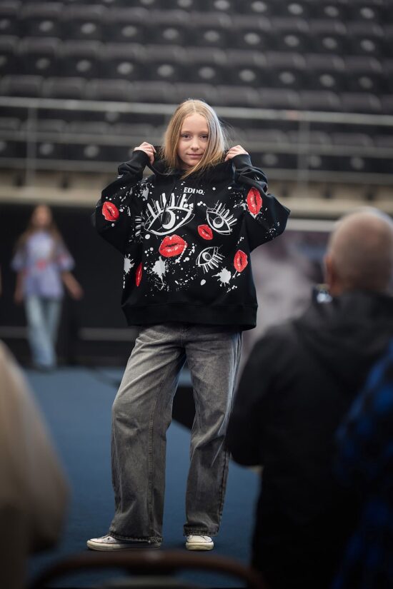 MOTERIškas džemperis Vivid Eyes